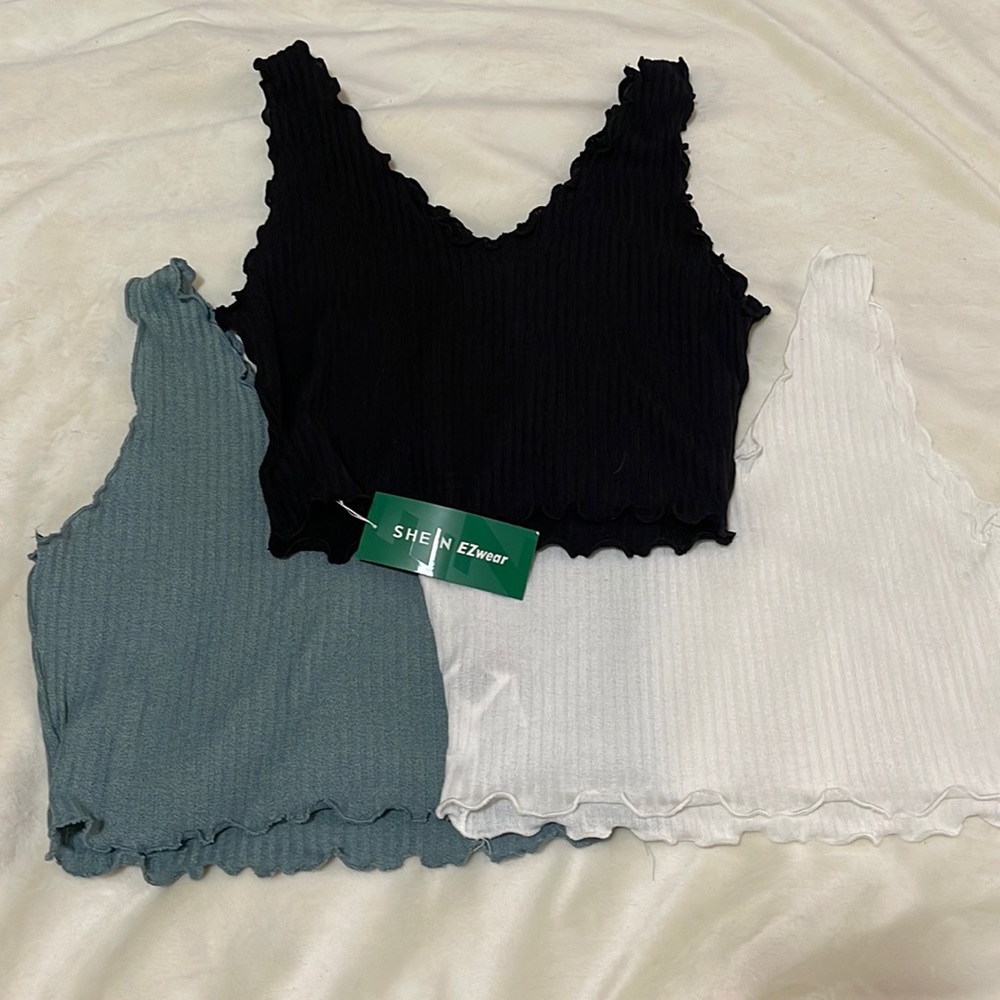 3 Crop tops!